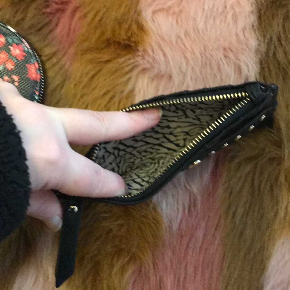 Accessory Bundle - image 4